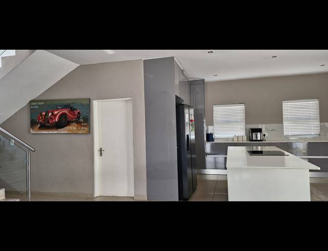 4 BEDROOM FREESTANDING FOR SALE IN SAVANNAH COUNTRY ESTATE